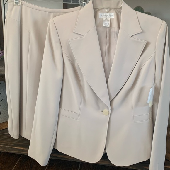Worthington cream skirt suit - Picture 1 of 4